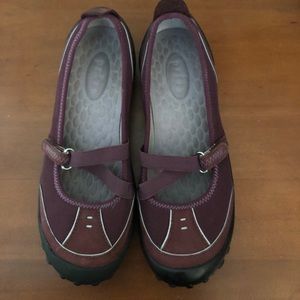 Privo by Clark’s size 6 1/2 Mary Janes
